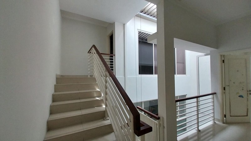 Rumah Modern Kebayoran Village Bintaro