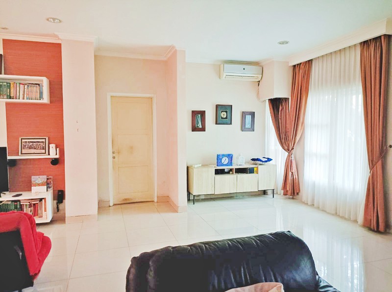 Rumah Bagus dan siap huni di Bintaro Sektor 5