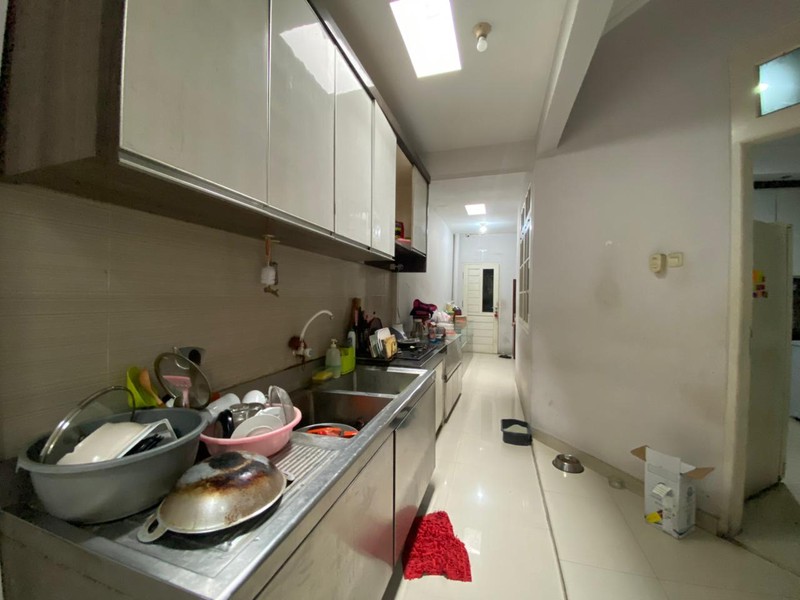 Rumah Luas 1 Lantai dengan Kolam Renang Pribadi di Bangka Kemang