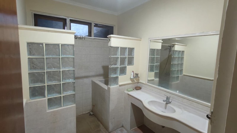 Rumah Sewa 4 Kamar Tidur Lokasi Tebet Utara Jaksel