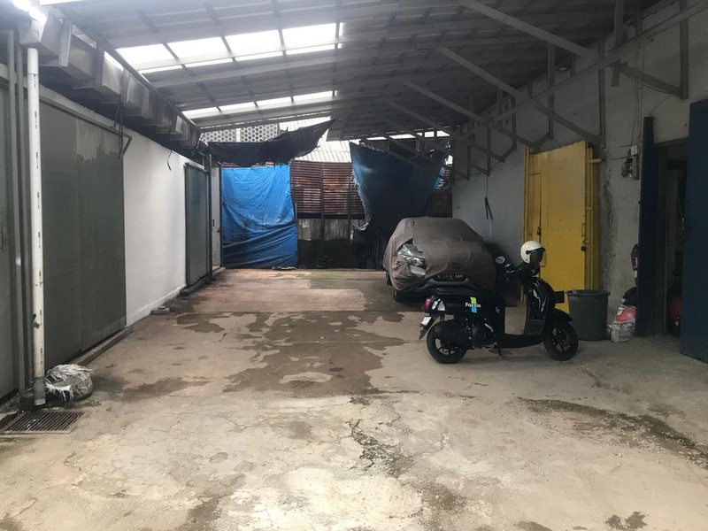Lahan/ Ruang Usaha di Palmerah Utara II - Jakarta Barat 