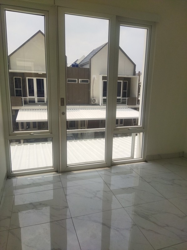 Brand New Rumah Dengan Halaman Samping Yang Luas Di Cibinong Bogor