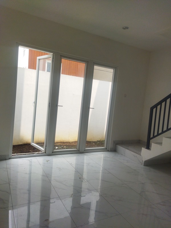 Brand New Rumah Dengan Halaman Samping Yang Luas Di Cibinong Bogor