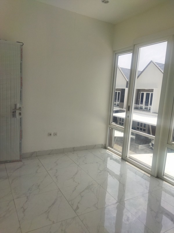 Brand New Rumah Dengan Halaman Samping Yang Luas Di Cibinong Bogor