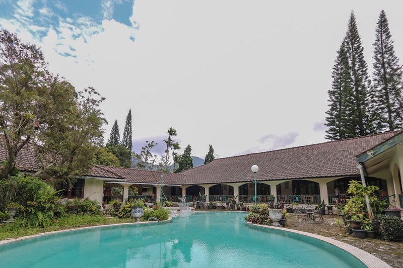 Villa klasik luas di Cimacan Cipanas akses dari Bogor Sentul City