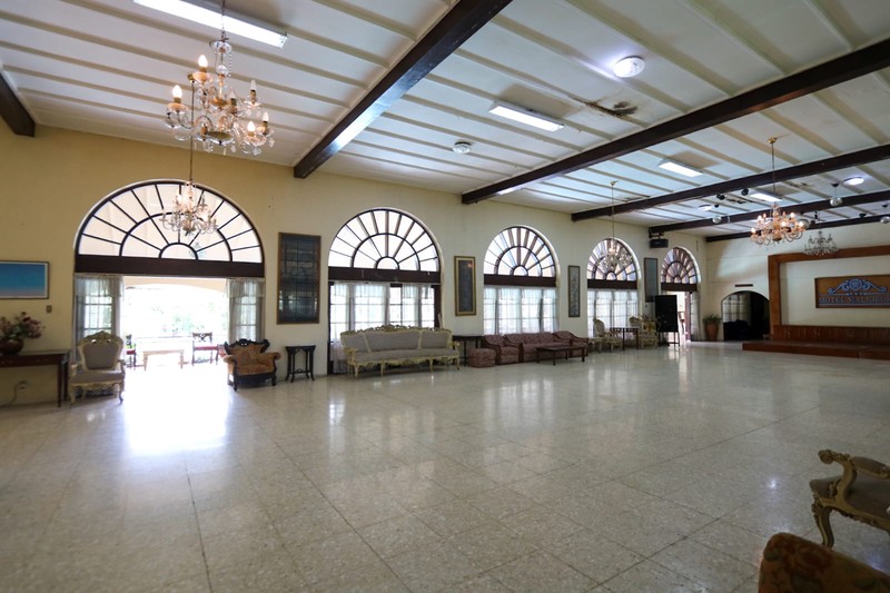 Villa klasik luas di Cimacan Cipanas akses dari Bogor Sentul City