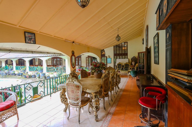 Villa klasik luas di Cimacan Cipanas akses dari Bogor Sentul City