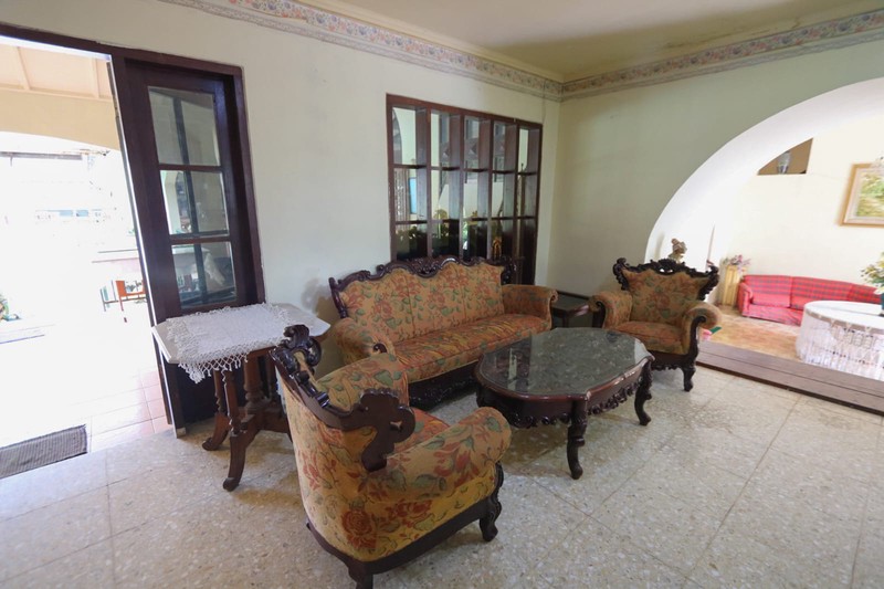 Villa klasik luas di Cimacan Cipanas akses dari Bogor Sentul City