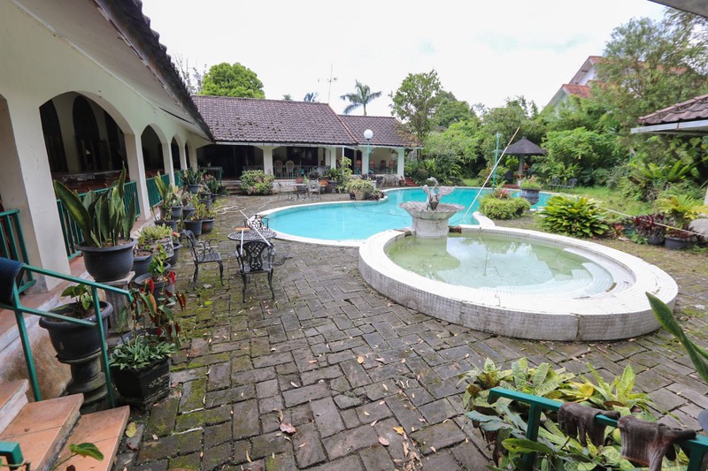 Villa klasik luas di Cimacan Cipanas akses dari Bogor Sentul City