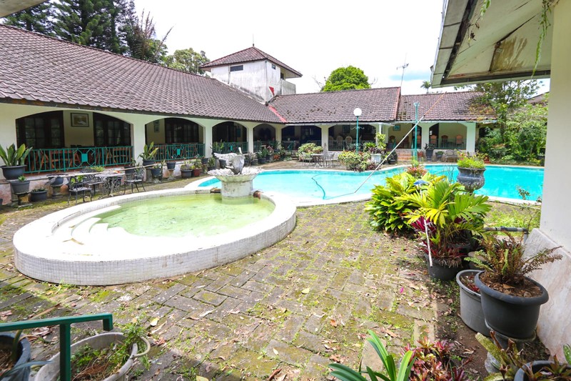 Villa klasik luas di Cimacan Cipanas akses dari Bogor Sentul City