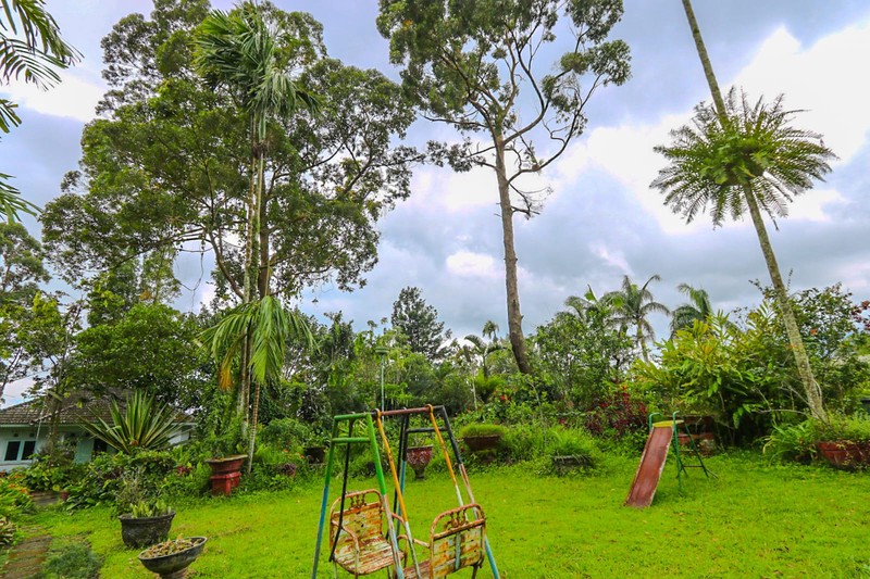 Villa klasik luas di Cimacan Cipanas akses dari Bogor Sentul City