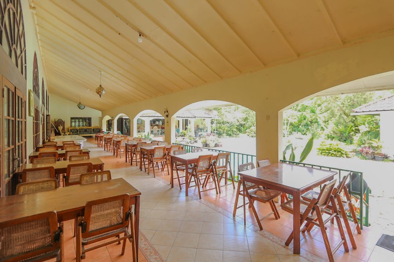 Villa klasik luas di Cimacan Cipanas akses dari Bogor Sentul City