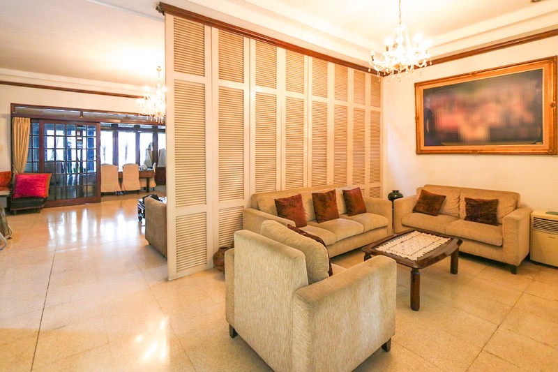 Rumah Mewah Klasik Elegan di Cinere Gandul Depok dekat Tol Andara