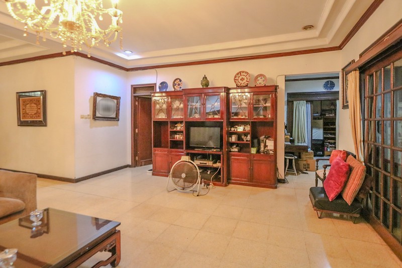 Rumah Mewah Klasik Elegan di Cinere Gandul Depok dekat Tol Andara