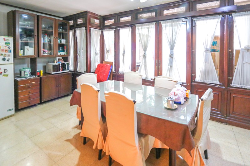 Rumah Mewah Klasik Elegan di Cinere Gandul Depok dekat Tol Andara