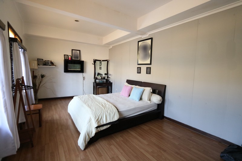 Rumah Mewah Klasik Elegan di Cinere Gandul Depok dekat Tol Andara