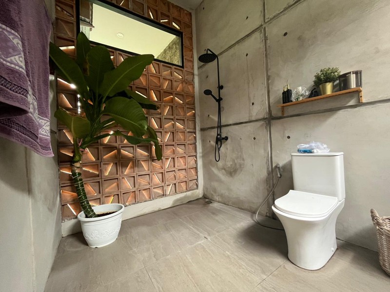 Rumah Luas & Asri Semi Furnished Dalam Komplek Nyaman di Cinere