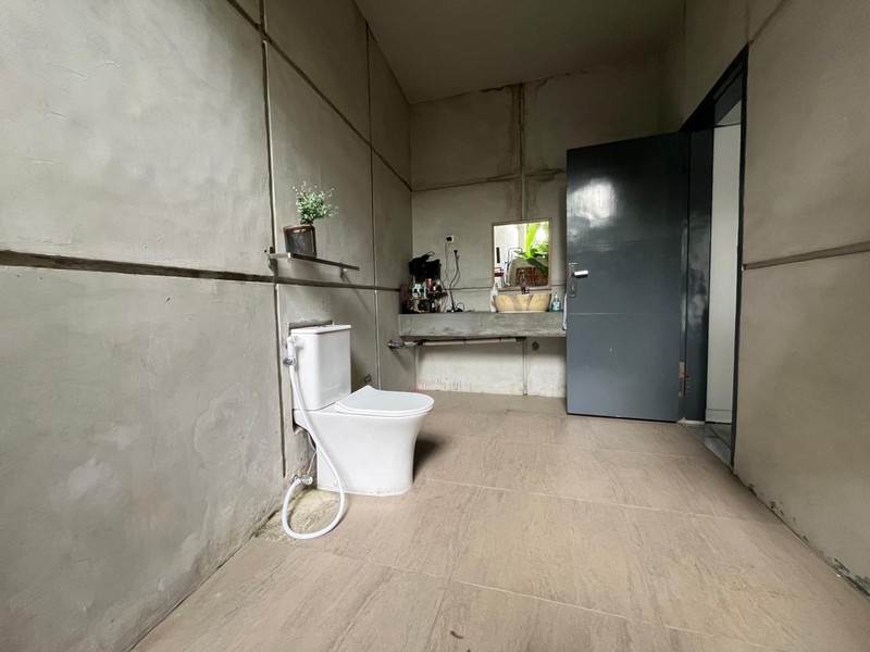 Rumah Luas & Asri Semi Furnished Dalam Komplek Nyaman di Cinere