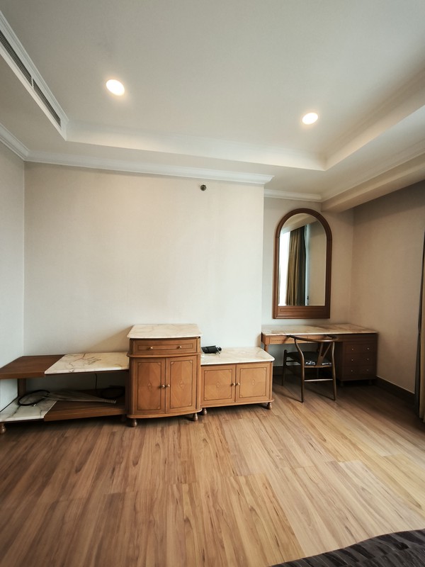 Apartment Istana Sahid Lt.18E di pusat kota Jakarta Full Furnished