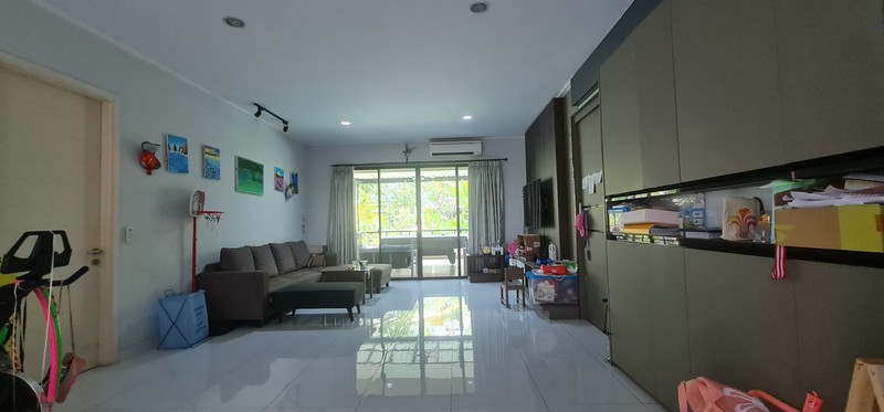 Rumah Langka di Foresta BSD, Depan  kolam renang Cluster