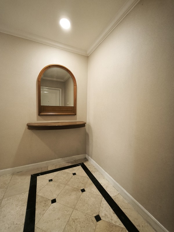 Apartment Istana Sahid Lt.18E sangat terawat , lokasi strategis di pusat kota Jakarta