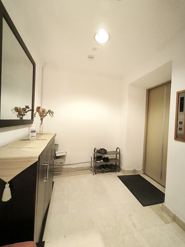 Apartment Istana Sahid Lt.18E sangat terawat , lokasi strategis di pusat kota Jakarta