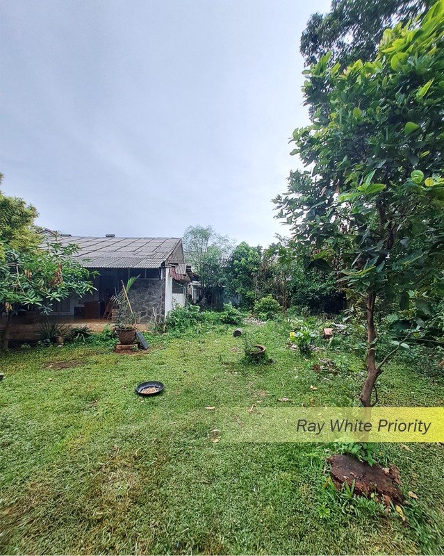 RUANG USAHA HITUNG TANAH DI PINGGIR JL CIPUTAT RAYA, KEBAYORAN LAMA, JAKARTA SELATAN