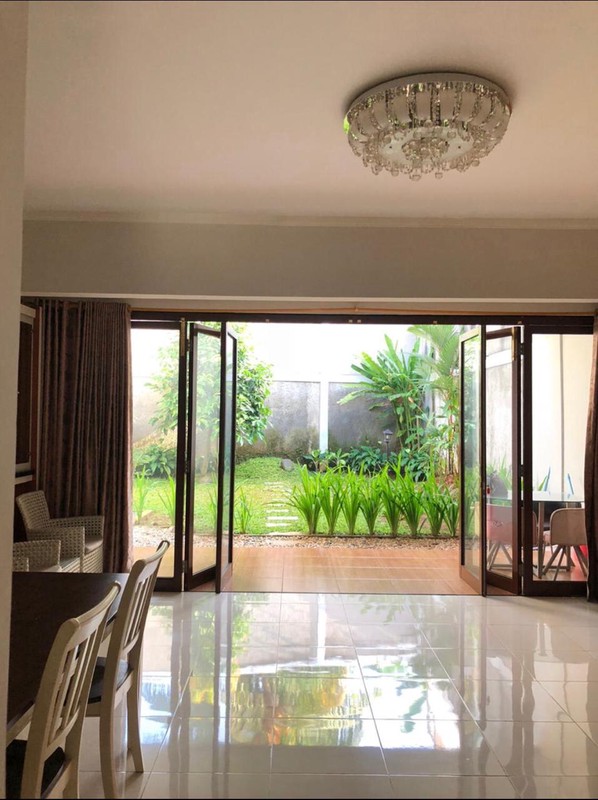Rumah Bagus Siap Huni dan Asri di Discovery Conserva, Bintaro Jaya, Sektor 9