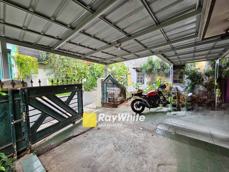 Rumah di Menteng Atas, Setia Budi, Jakarta Selatan, cocok buat usaha kos-kosan