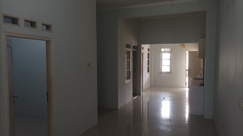 Rumah Strategis di Jalan Utama Puspa - Kawasan Segitiga Emas Kuliner & UMKM