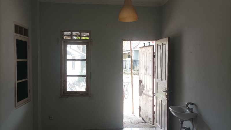 Rumah Strategis di Jalan Utama Puspa - Kawasan Segitiga Emas Kuliner & UMKM