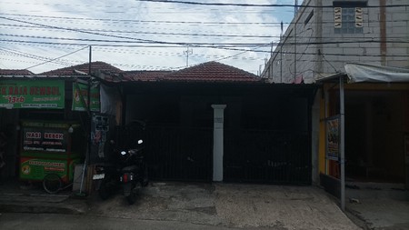 Rumah Strategis di Jalan Utama Puspa - Kawasan Segitiga Emas Kuliner & UMKM