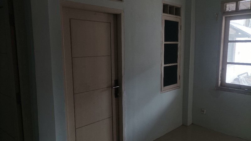 Rumah Strategis di Jalan Utama Puspa - Kawasan Segitiga Emas Kuliner & UMKM