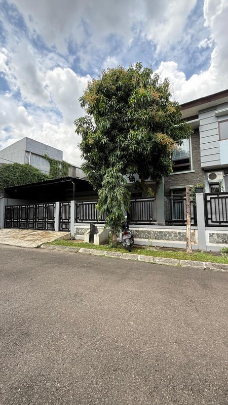 Rumah Luas dan Eksklusif di Gardenia Jababeka - Hunian Nyaman di Lokasi Strategis
