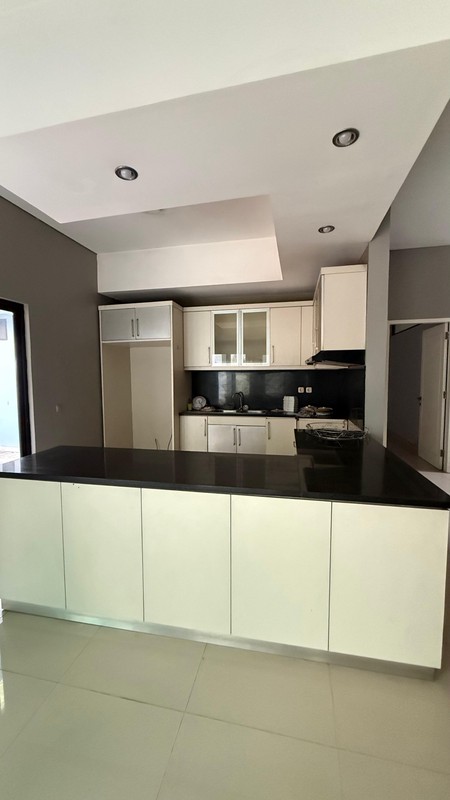 Rumah Luas dan Eksklusif di Gardenia Jababeka - Hunian Nyaman di Lokasi Strategis