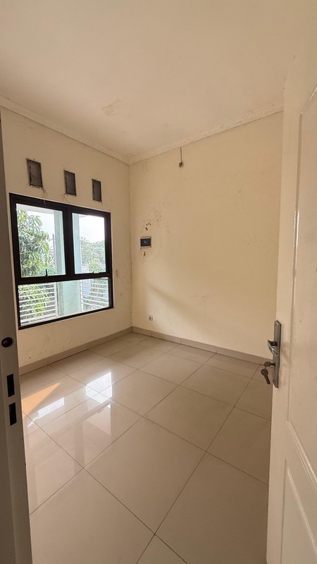 Rumah Luas dan Eksklusif di Gardenia Jababeka - Hunian Nyaman di Lokasi Strategis