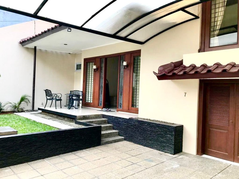 DISEWAKAN CEPAT! RUMAH CANTIK SIAP HUNI DI PONDOK INDAH
