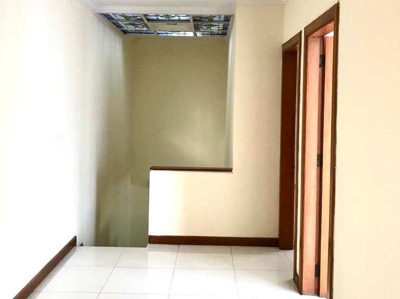 DISEWAKAN CEPAT! RUMAH CANTIK SIAP HUNI DI PONDOK INDAH