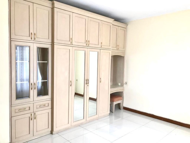 DISEWAKAN CEPAT! RUMAH CANTIK SIAP HUNI DI PONDOK INDAH