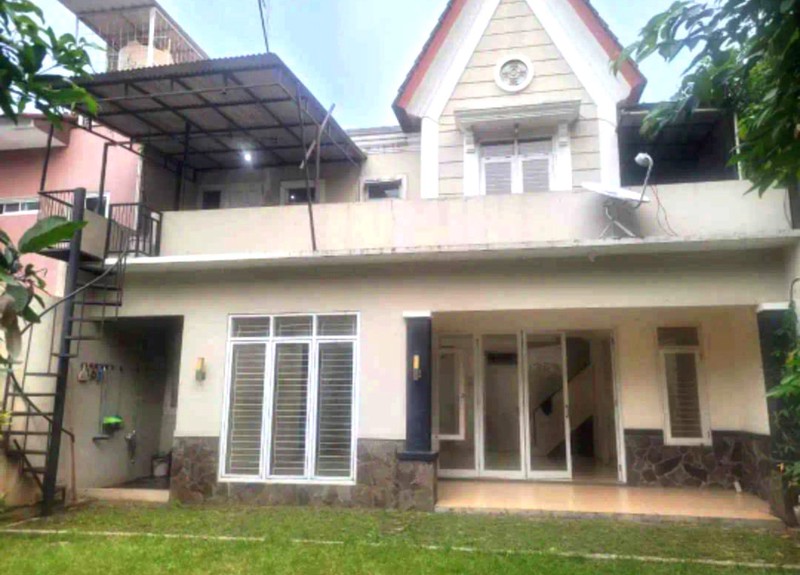 Dijual Rumah 2 Lantai di Bukit Golf Riverside Cimanggis Lingkungan Cluster Aman & Dekat Pintu Tol