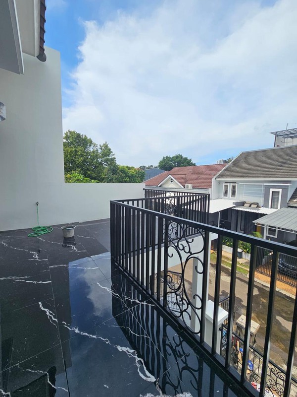 Rumah Baru Minimalis 2 Lantai di BSD dekat Tol dan Stasiun Kereta