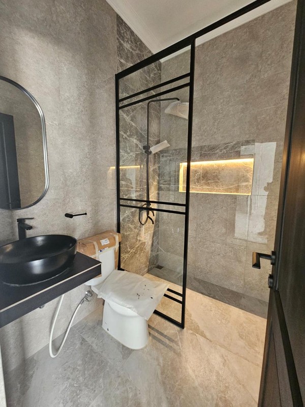 Rumah Baru Minimalis 2 Lantai di BSD dekat Tol dan Stasiun Kereta