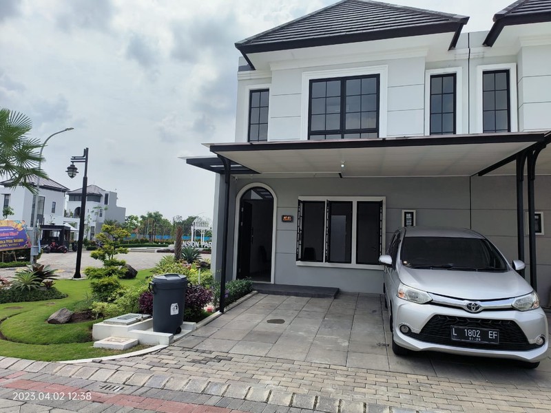 SEWA RUMAH SIAP HUNI MANSION 9 SBY BARAT