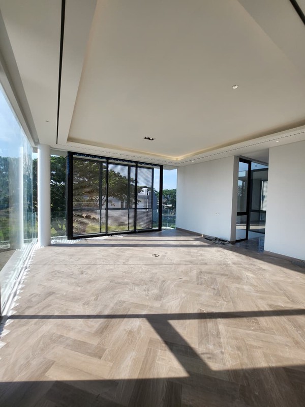 Rumah Mewah Baru Gress Istimewa Waterfront Citraland Surabaya Barat 