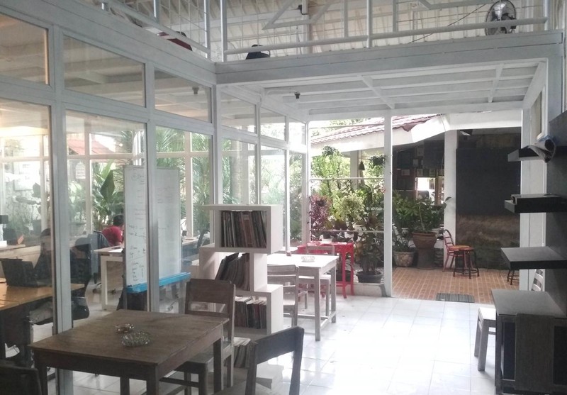 Ruang Usaha 2 Lantai Strategis di Kalitirto, Berbah, Sleman - Ideal untuk Kafe/Kantor/Guest House