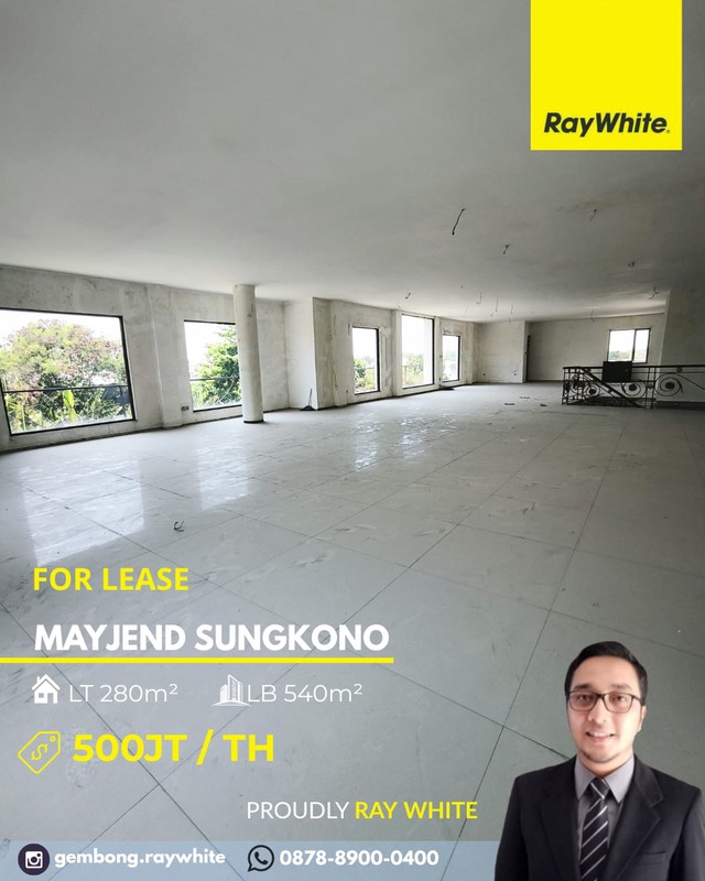 Disewakan Gedung 3 Lantai Strategis 0 jalan mayjend sungkono Surabaya Komersial area