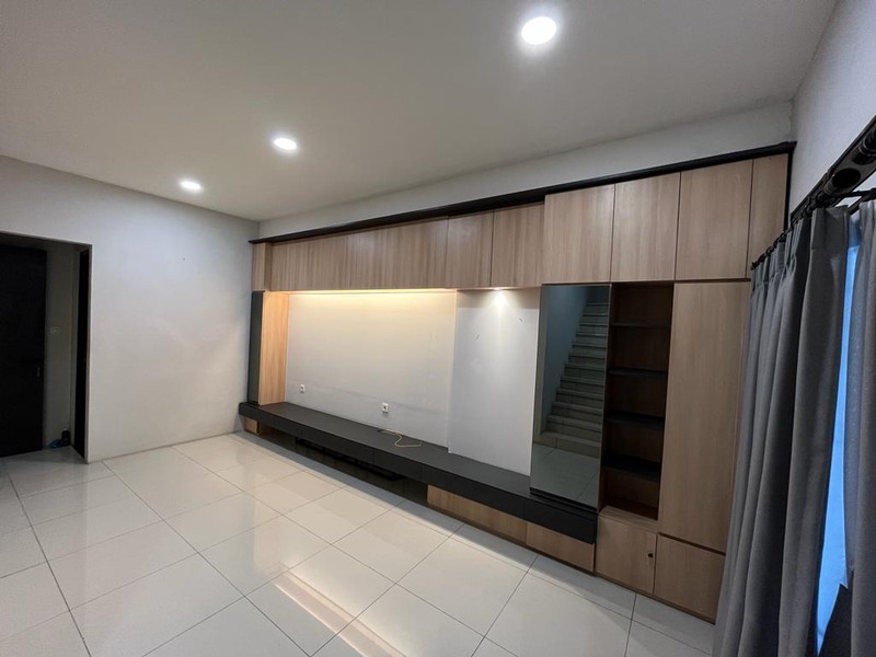 Rumah Bagus Di Perum Villa Mutiara, Jl Kecubung Ciputat Tangerang Selatan