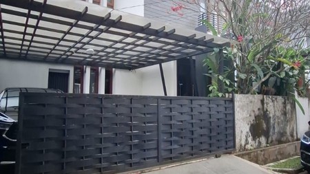 Rumah Bebas Banjir di Area Strategis Jalan Kasuari Sektor 9 Bintaro Jaya