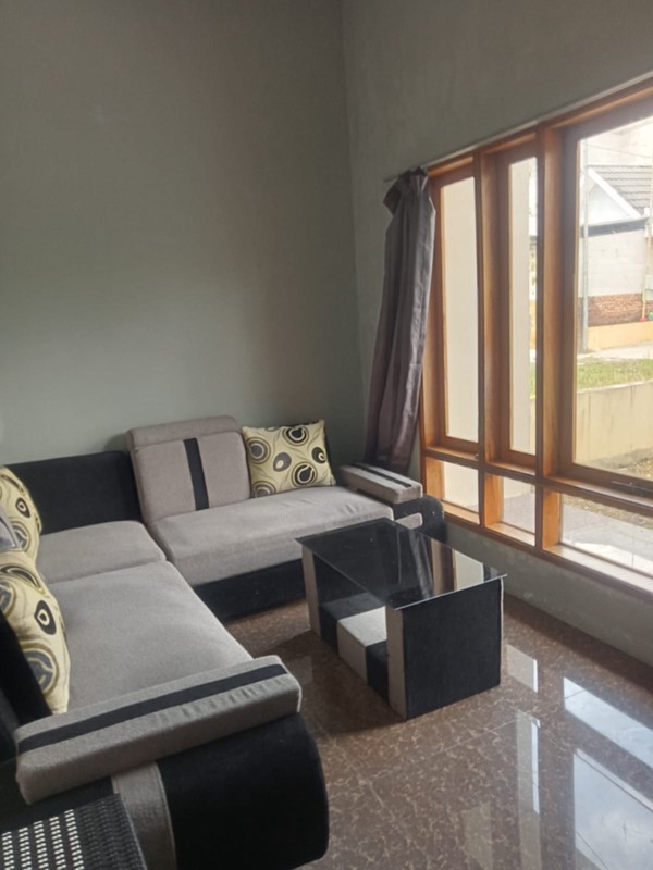 Rumah di Bumi Pakuwon Indah Cisurupan, akses mudah ke Garut Kota  