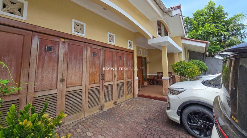 Dijual Rumah 2 Lantai Dekat Fatmawati